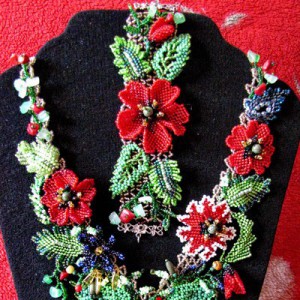 Украшения из бисера