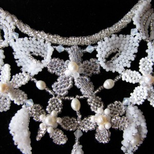 Украшения из бисера